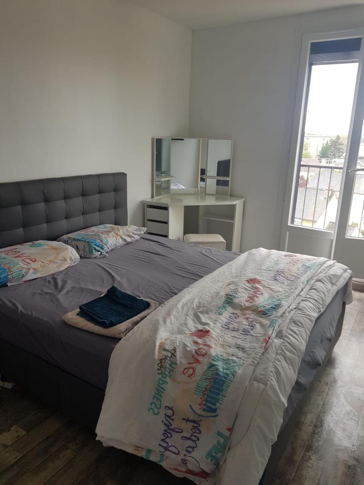 Chambre Neuve Dans Un Logement Partage A 10 Minute Du Circuit 24H Allonnes  Luaran gambar